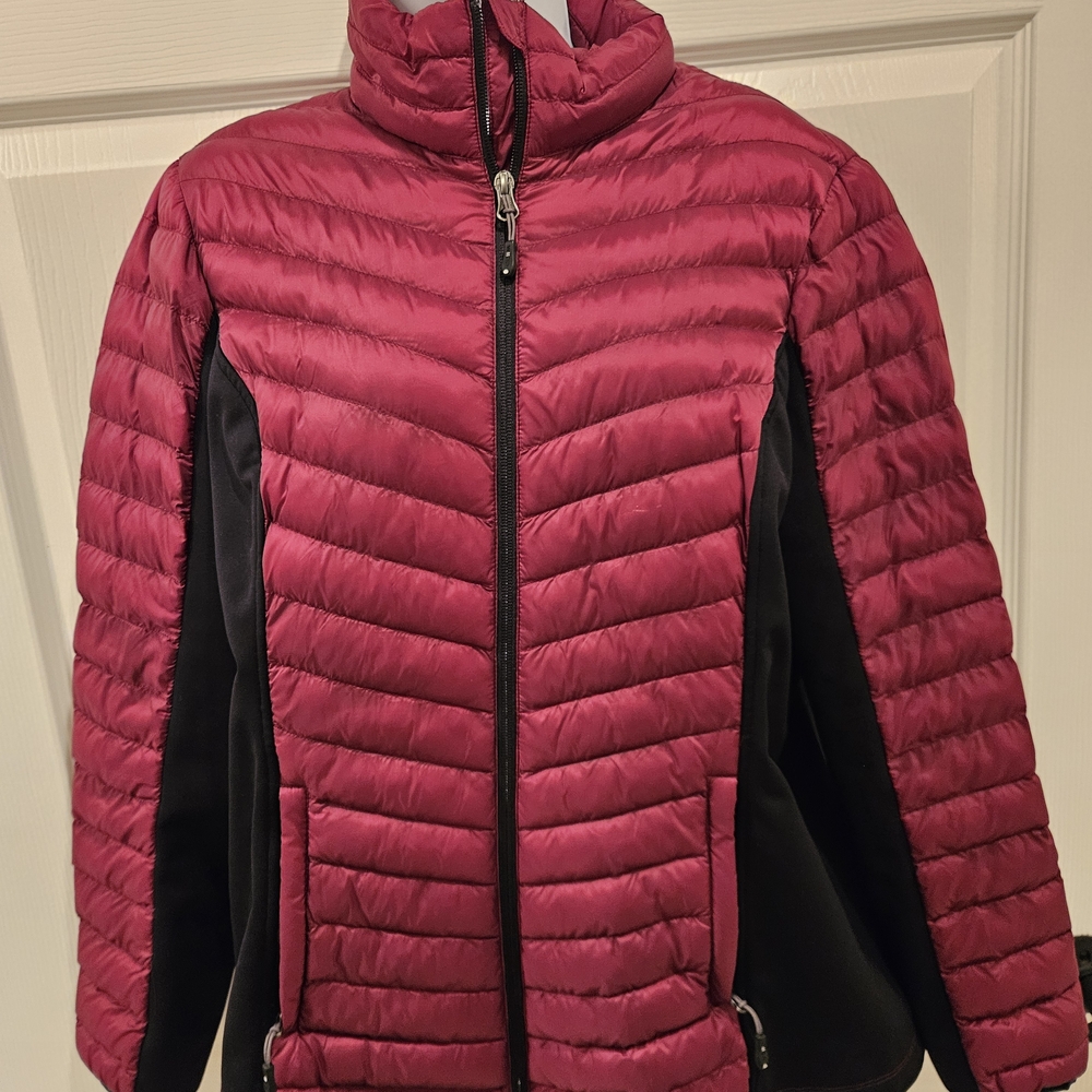 Women's Quilted Jacket - Maroon and Black